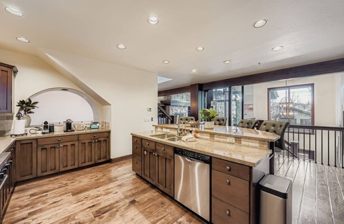 Park Meadows House | 2744 Stylish Ski Getaway with Hot Tub Pool and Lift Shuttle