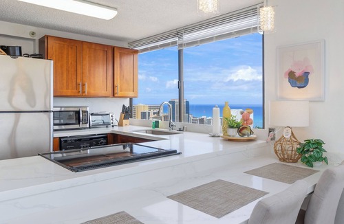 Waikiki Condo | 2bed/2bath Penthouse Ocean View.Recent Luxurious Renovation
