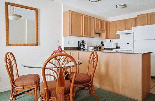 Nawiliwili Apartment | 2BR Unit | Walk to Kalapaki Beach – Onsite Pool, Tennis & Easy Access to Dining