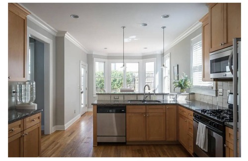 Reynoldstown House | 3/2.5: Walk to Beltline and dining; firepit, BBQ, Apple TV, sleeps 5