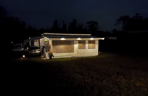 Ainaloa Cabin | 3-bedroom cabin in serene Pāhoa with fitness room, WiFi