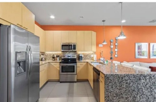 Clear Creek House | 3-bedroom en suites townhome in welcoming Clermont with splash pool