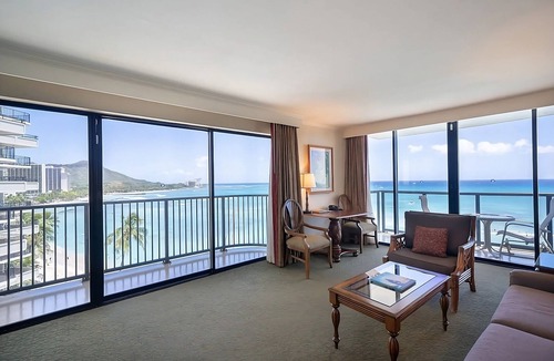 Waikiki Hotel | 3 Great Units Just Steps to the Beach, Dining, Spa, Diamond Head, Iolani Palace