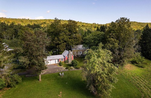 Accord House | 300-year-old stone house with large patio & plenty of country charm