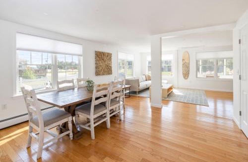 Scarborough House | 3BR Beach House, Walk to Sand & Sea