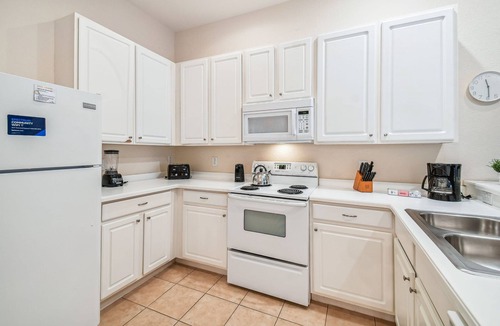 Bahama Bay House | 3BR Lakeside Apartment at Bahama Bay