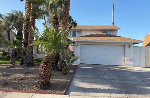 Winchester House | 4-bedroom 3 bath house with pool just minutes away from the strip and downtown.
