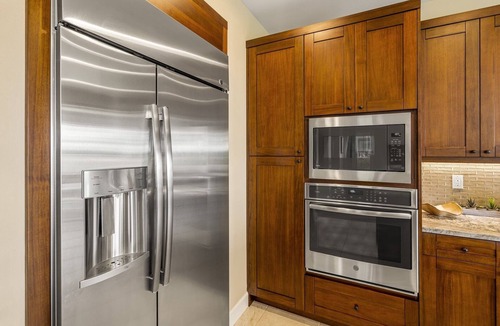 Keauhou House | 4 bedroom/3 bath luxury home with A/C, steps to community pool, oceanview