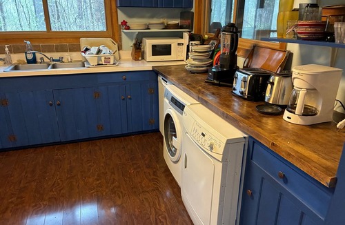 Glendale Cottage | 4-bedroom cottage in Stockbridge MA in Berkshires, minutes to private beach