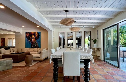 Aventura House | 4BR Lakefront Bali Vibes in Miami with Self Check in