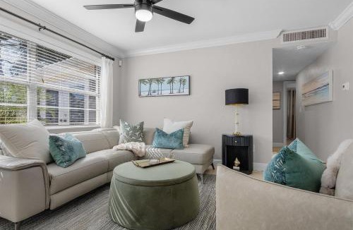 Central Naples House | 5 BDRM3 BathNaples LuxuryHtd PoolNr BeachPets