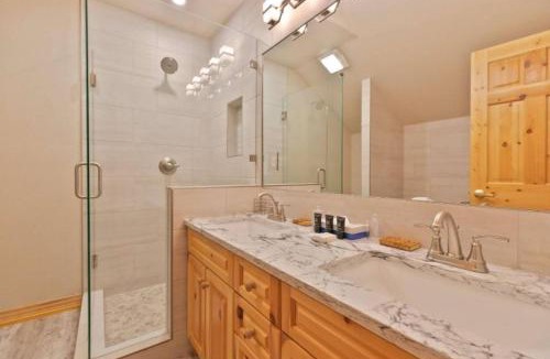Four O'Clock House | 5 Bedroom Luxury Townhome Near Snowflake Lift In Breckenridge - Walk To Lift!