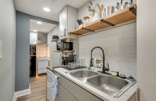 Atlanta House | 5 Mi to Dtwn ATL! Cutest Cottage in Venetian Hills
