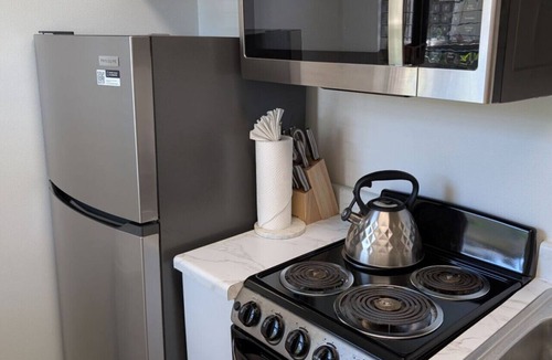 Siesta Key Hotel | #5-One Bedroom Suite-3min walk to Siesta Key Beach,Heated Pool,Full Kitchenette