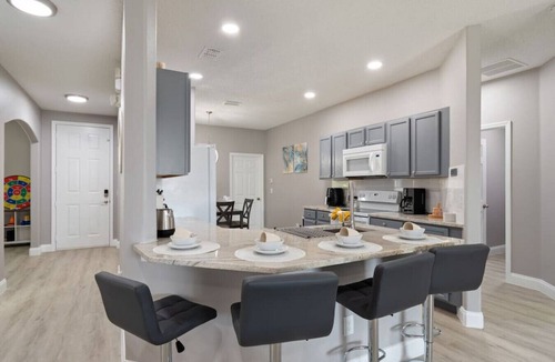 Sunset Ridge Villa | 5BR Villa | Private Pool + Game Room | 16 Min to Disney, Sleeps 12