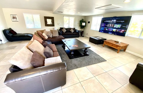 Enterprise Villa | ⭐️⭐️⭐️⭐️⭐️ 6.5 BDRM Close to STRIP! Private Gated Family Fun Villa PROMO PRICING
