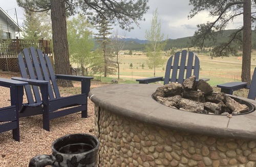 Woodland Park House | 6 acres, Hot tub, Pikes Peak ⛰ View, Sleeps 8