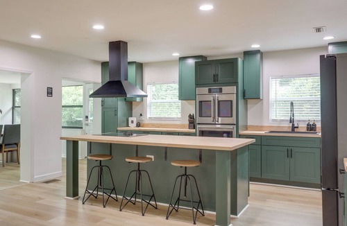 Lakewood House | 6 Mi to Dtwn! Jacksonville Gem w/Outdoor Oasis
