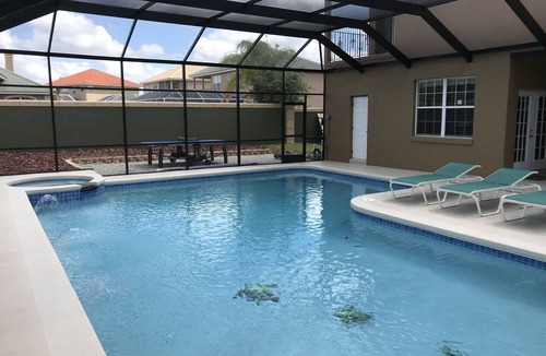 Davenport Villa | 🏡 7 Bed,7 Bath | Large pool & H/Tub | Large Smart TVs & Sonos every Room I WiFi