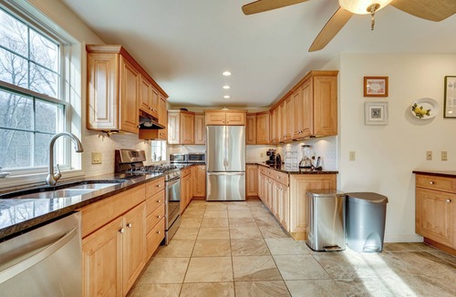 Highland House | 7 Mi to The Walkway: Hudson Valley Adventure Base