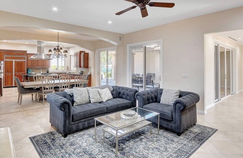 Spring Valley Villa | 7BD/5BA VILLA & Casita - Tennis Court + Strip Views + 7min to Strip! ⭐️⭐️⭐️⭐️⭐️