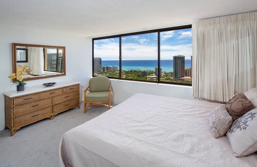Waikiki Condo | 98 m² Condo ∙ 2 bedrooms ∙ 6 guests