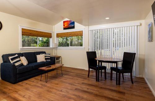 Hawi House | A Cozy Cabin In The Country