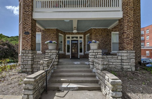 Excelsior Springs Apartment | A Suite Spot Downtown ES