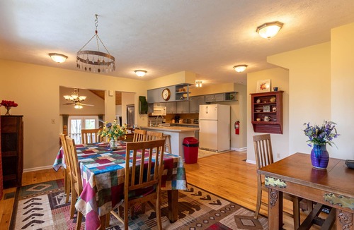 Blowing Rock House | A Treetop Escape: All Nights $199! App Ski Mtn home with spacious decks!