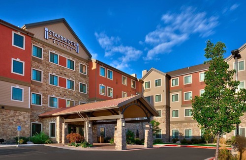 Midvale Condo | Access to a Heated Pool & Hot Tub! Free Breakfast Buffet. 1 Bedroom Suite.