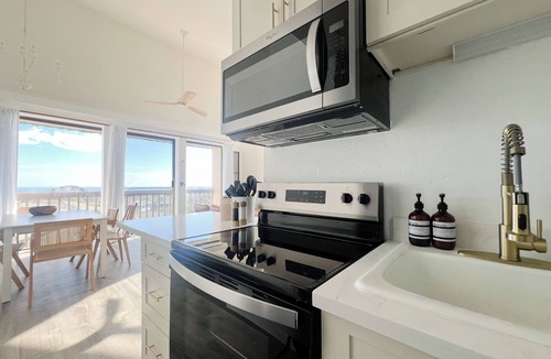 Makaha Valley Condo | Affordable Ocean View! Family and WFH Friendly!