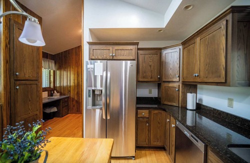 Farmdale House | Agape Aldea - Peaceful Country Lodge | Sleeps 10 | Fireplace