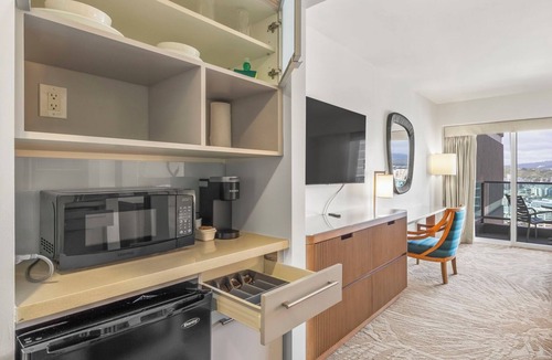 Ala Moana Apartment | Ala Moana Condo by Zelloo