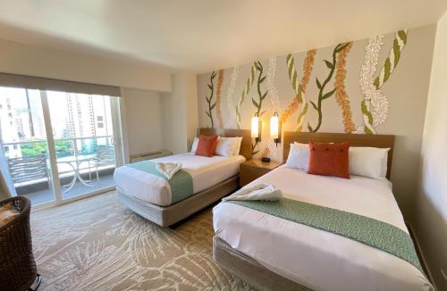 Ala Moana House | Ala Moana Hotel 13th FL R0 2Double Beds 4Person
