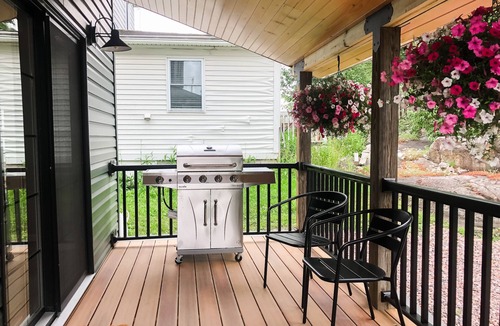 Alexandria Bay House | Alexbay Retreat within a short walk to all the downtown attractions