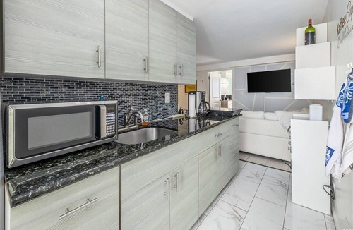 Waikiki Condo | ALOHA-WAIKIKI BEAUTIFUL OCEAN PENTHOUSE 1BR