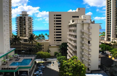 Waikiki Apartment | ALOHA-WAIKIKI OCEAN VIEWS near beach 102