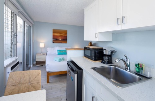 Waikiki Apartment | ALOHA-WAIKIKI OCEAN VIEW LIVING 11