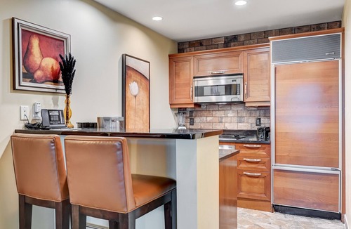 Las Vegas Apartment | Amazing Custom Corner Penthouse : Top Floor, Tower 1 MGM Sig-NO RESORT FEES