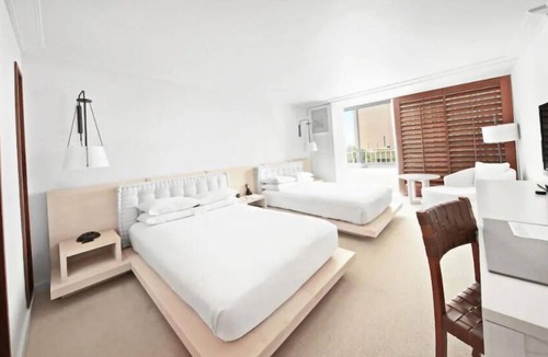 Waikiki Resort | Amazing Deal! 4 Serene Partial Ocean View Units, Pools, Mini-Market