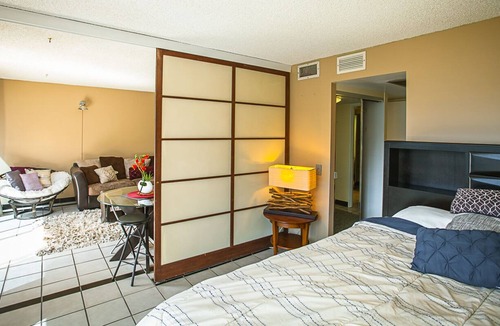 Makaha Condo | Amazing Views 13th Floor 1-Bedroom Makaha Valley