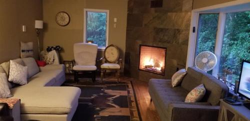 Hunter House | Amazing Views! Hunter Mt 5 Bedroom Home! Best location surrounded by beautiful Mt views! Enjoy Lakes, Ski Slopes & Firepit under Stars!