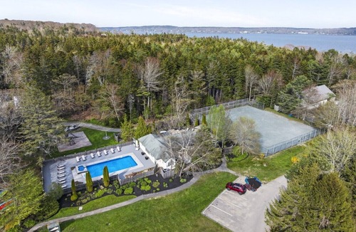 Boothbay Harbor House | Amore | Romantic Coastal Cottage Near Spruce Point