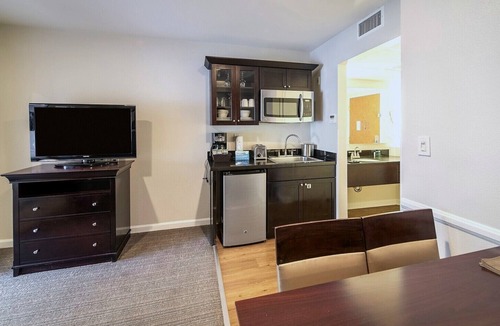 Anaheim Resort Resort | Anaheim | Couples Magic Getaway | Pool + Hot Tub