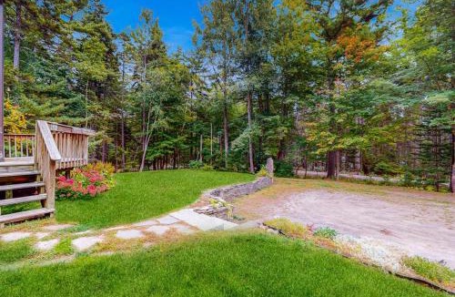 Bayville House | Appalachee Pond Waterfront Cottage | Decks, Sunroom, Dock with Kayaks & Canoe