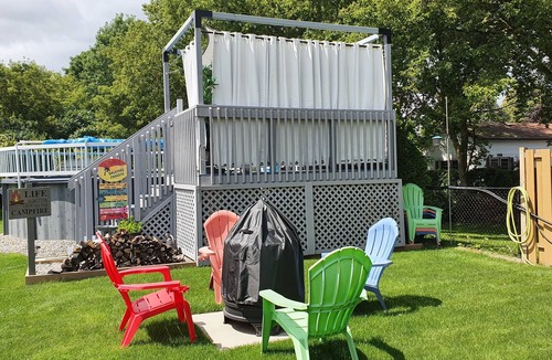 Rideau Heights House | Aqua Relax Haven: Hot Tub & Pool