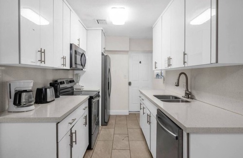 Little Haiti Villa | ArtStay Boho Garden Retreat - Near Design District