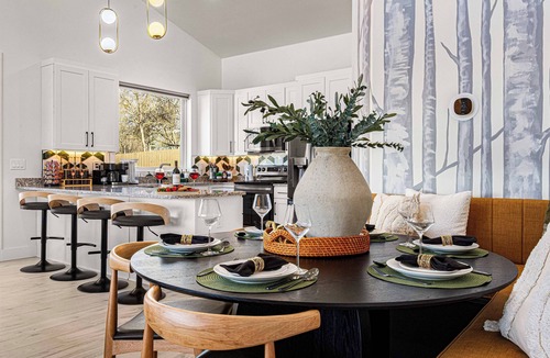 Leicester House | Asheville Family Retreat · Hot Tub · Sauna · 2 Game Rooms · Mtn View · Sleeps 10