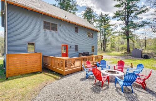 Athol House | Athol Cabin w/Deck & Fire Pit, 10 Mi to Lake