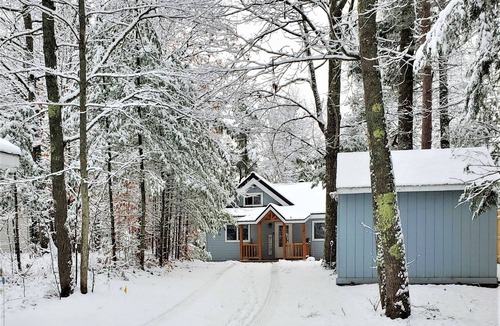 Au Train Cottage | Au Train Riverfront Cottage - Peaceful and Clean! 3BR + Loft. Guest Favorite!